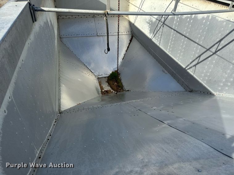 image for item NM9086 1993 Cornhusker grain trailer