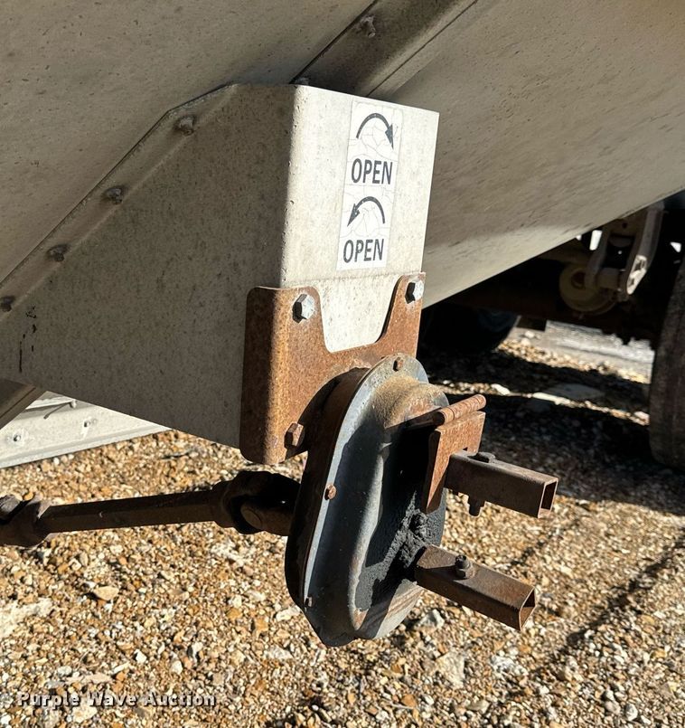 image for item NM9086 1993 Cornhusker grain trailer