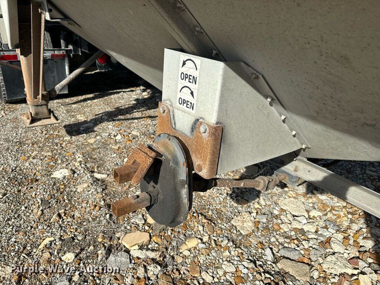 image for item NM9086 1993 Cornhusker grain trailer