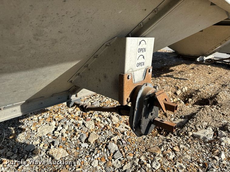 image for item NM9086 1993 Cornhusker grain trailer