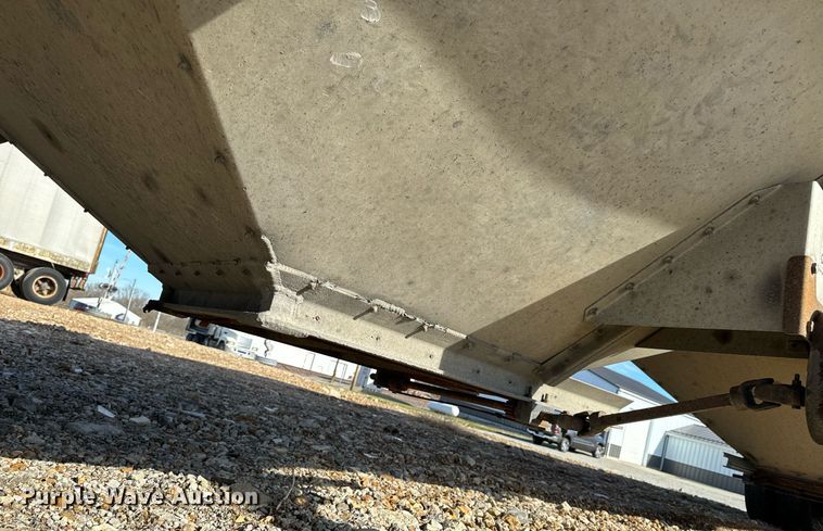 image for item NM9086 1993 Cornhusker grain trailer