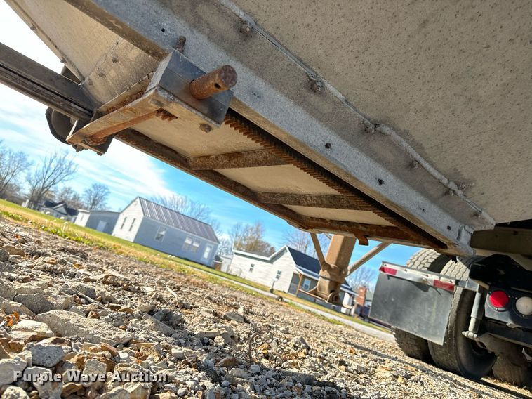 image for item NM9086 1993 Cornhusker grain trailer