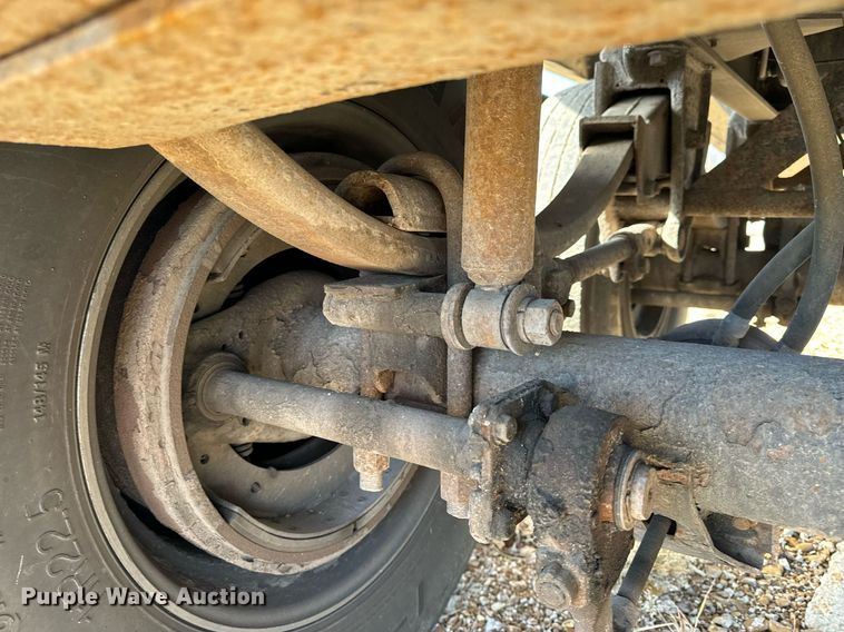 image for item NM9086 1993 Cornhusker grain trailer