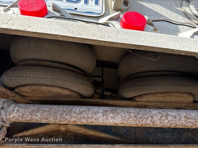 image for item NM9086 1993 Cornhusker grain trailer