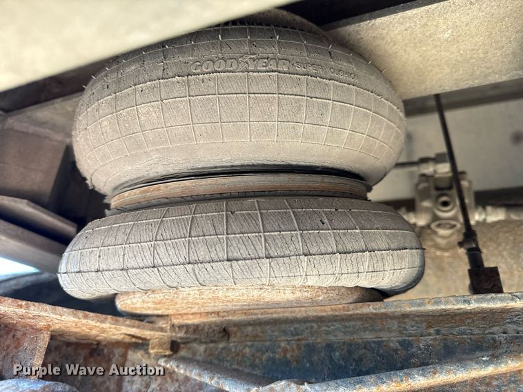 image for item NM9086 1993 Cornhusker grain trailer