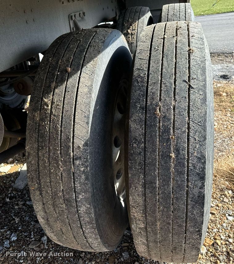 image for item NM9086 1993 Cornhusker grain trailer