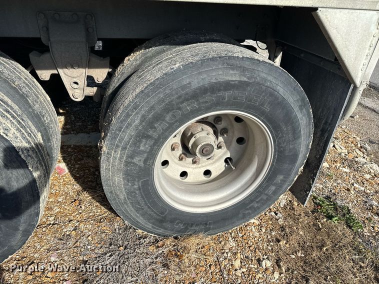 image for item NM9086 1993 Cornhusker grain trailer