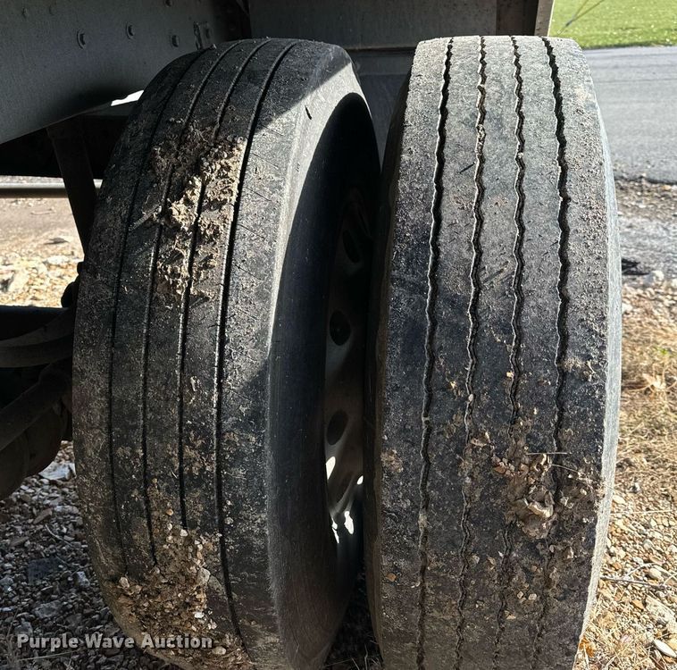 image for item NM9086 1993 Cornhusker grain trailer