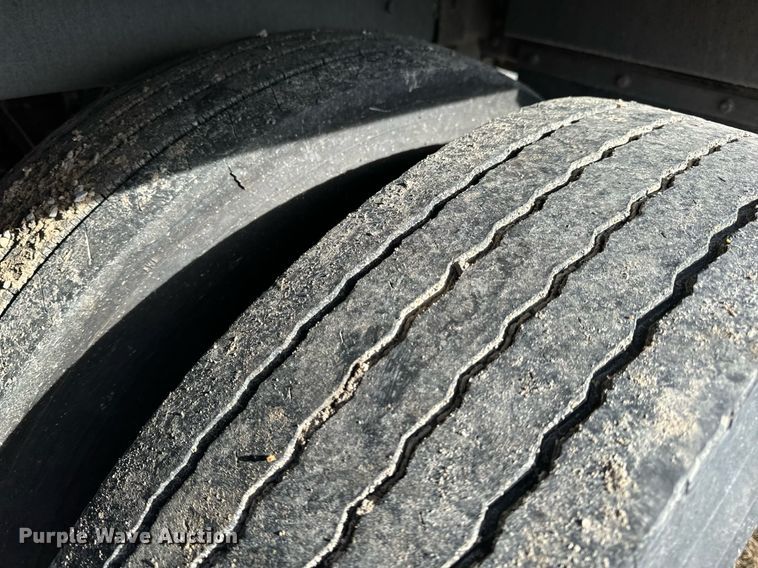 image for item NM9086 1993 Cornhusker grain trailer