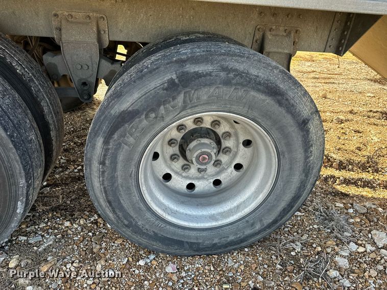 image for item NM9086 1993 Cornhusker grain trailer