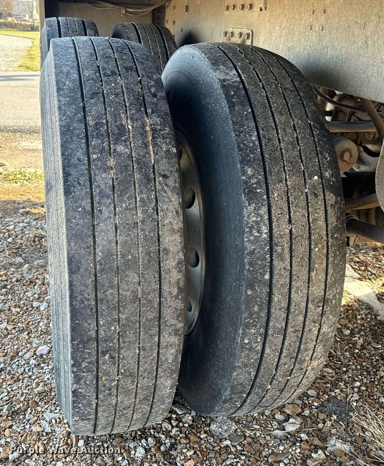 image for item NM9086 1993 Cornhusker grain trailer