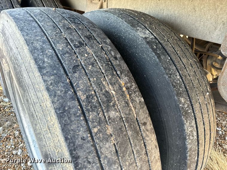 image for item NM9086 1993 Cornhusker grain trailer