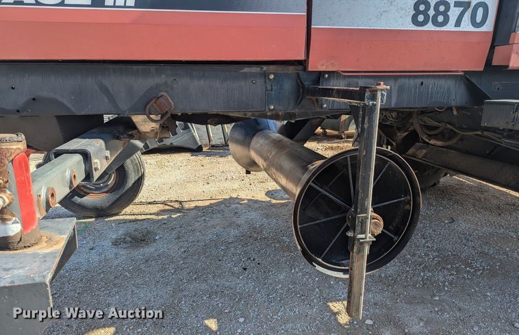 image for item NW9748 2000 Case 8870 swather / windrower