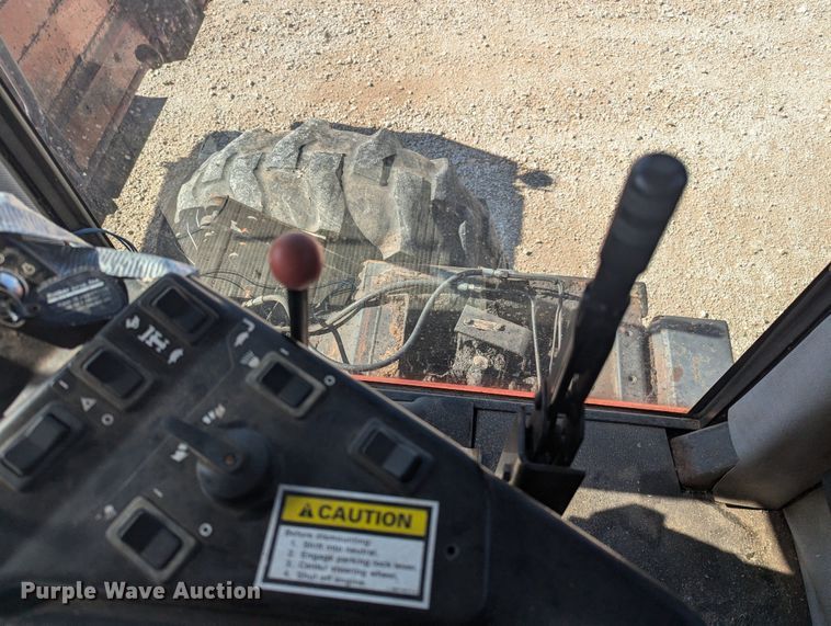 image for item NW9748 2000 Case 8870 swather / windrower