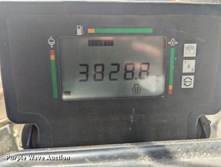 image for item NW9748 2000 Case 8870 swather / windrower