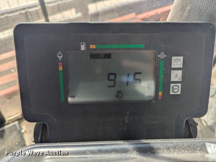 image for item NW9748 2000 Case 8870 swather / windrower