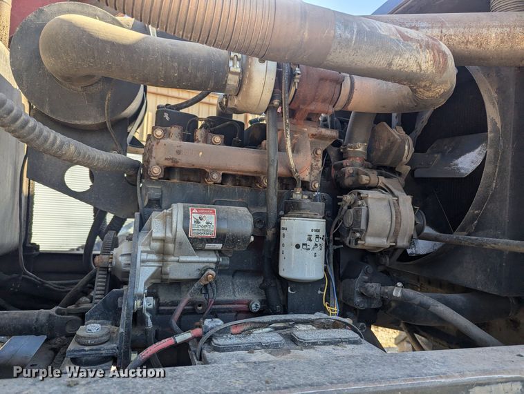 image for item NW9748 2000 Case 8870 swather / windrower