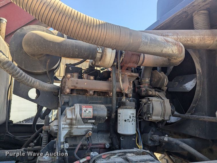 image for item NW9748 2000 Case 8870 swather / windrower