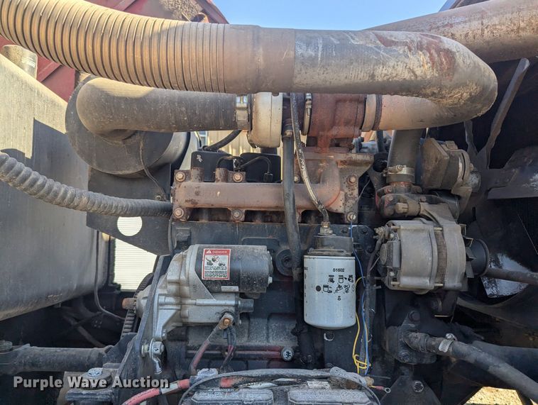 image for item NW9748 2000 Case 8870 swather / windrower