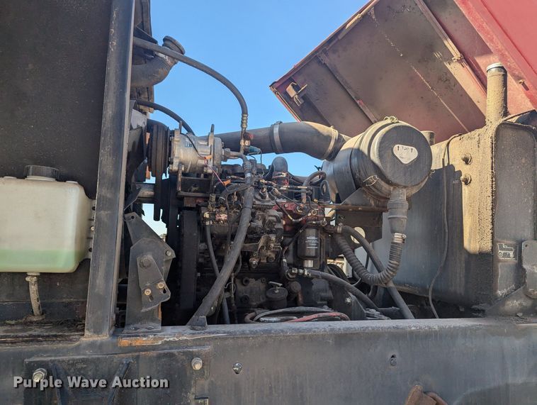 image for item NW9748 2000 Case 8870 swather / windrower