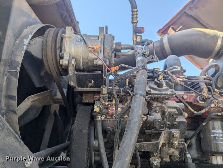 image for item NW9748 2000 Case 8870 swather / windrower