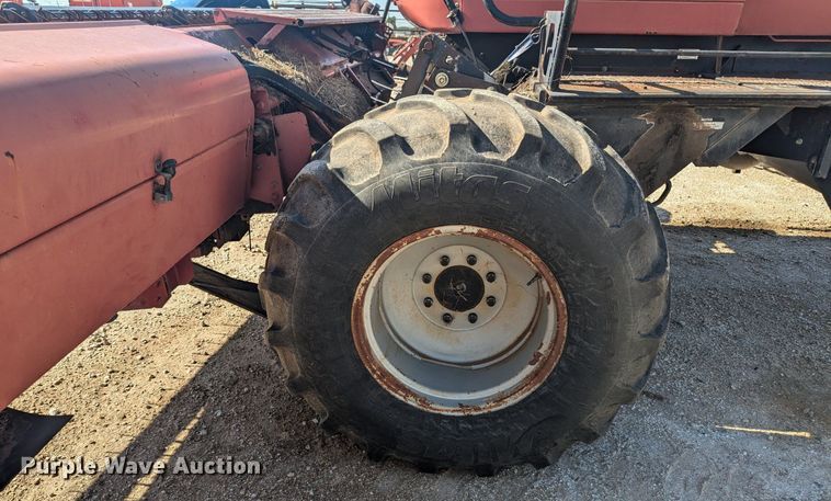 image for item NW9748 2000 Case 8870 swather / windrower