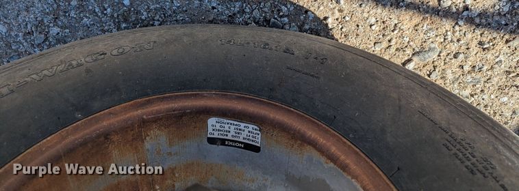 image for item NW9748 2000 Case 8870 swather / windrower