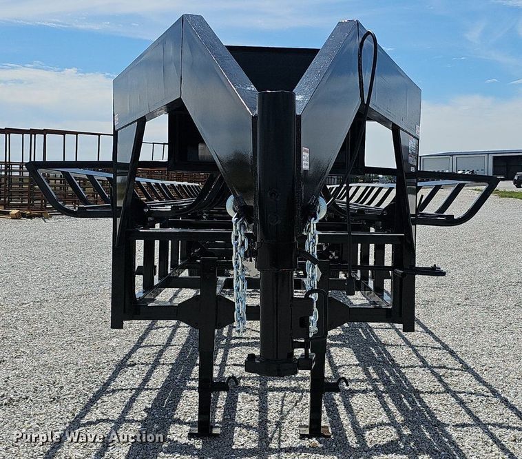 image for item NX9081 Rancho Viejo HRM240 hay bale trailer