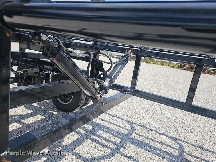 image for item NX9081 Rancho Viejo HRM240 hay bale trailer