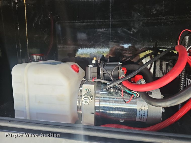 image for item NX9081 Rancho Viejo HRM240 hay bale trailer