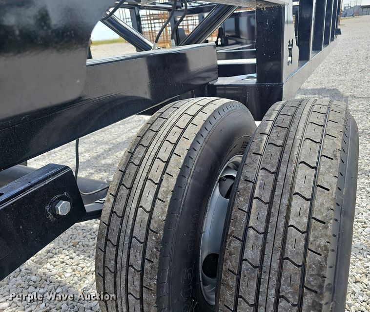 image for item NX9081 Rancho Viejo HRM240 hay bale trailer