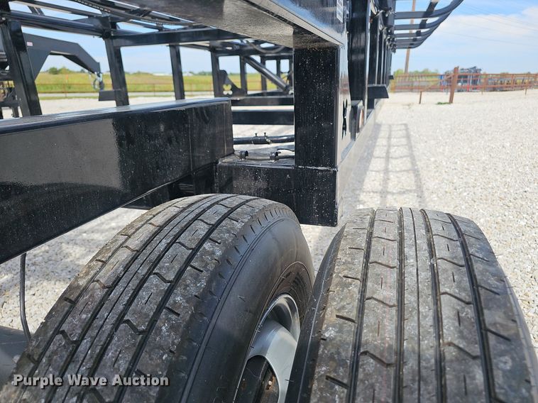 image for item NX9081 Rancho Viejo HRM240 hay bale trailer