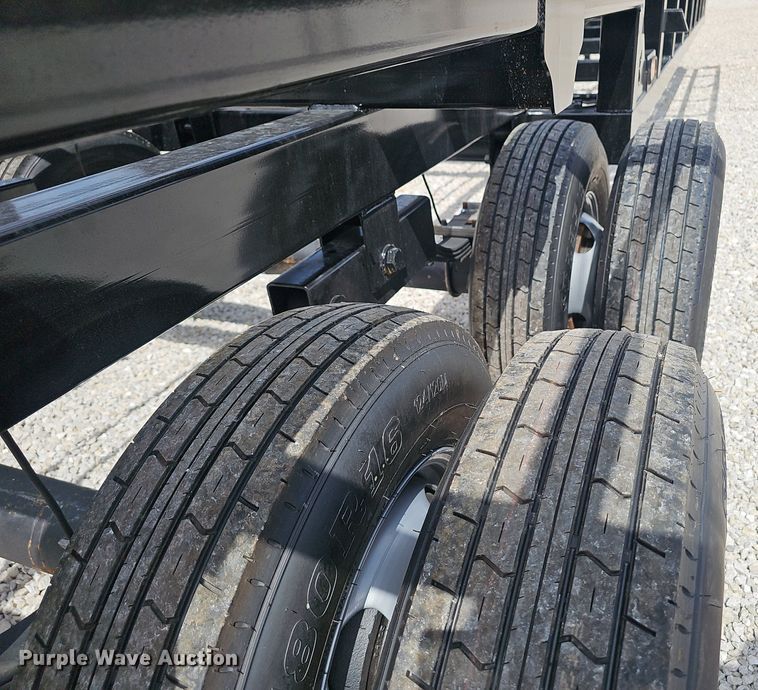 image for item NX9082 Rancho Viejo HRM240 hay bale trailer