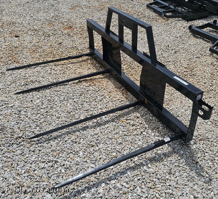 image for item NX9083 RBW skid steer bale spear