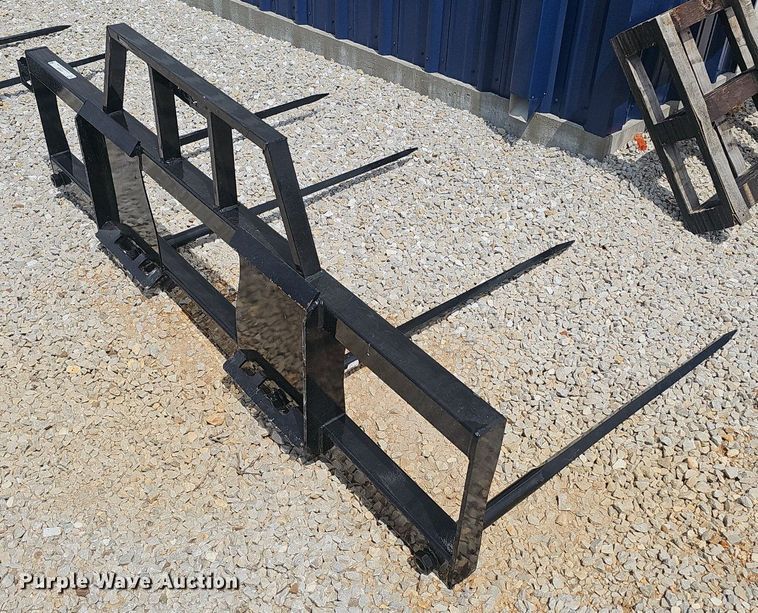 image for item NX9083 RBW skid steer bale spear