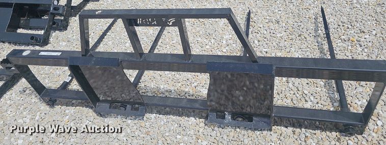 image for item NX9084 RBW skid steer bale spear