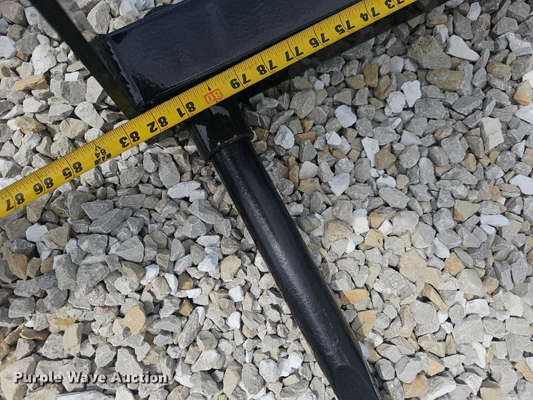 image for item NX9087 RBW skid steer bale spear