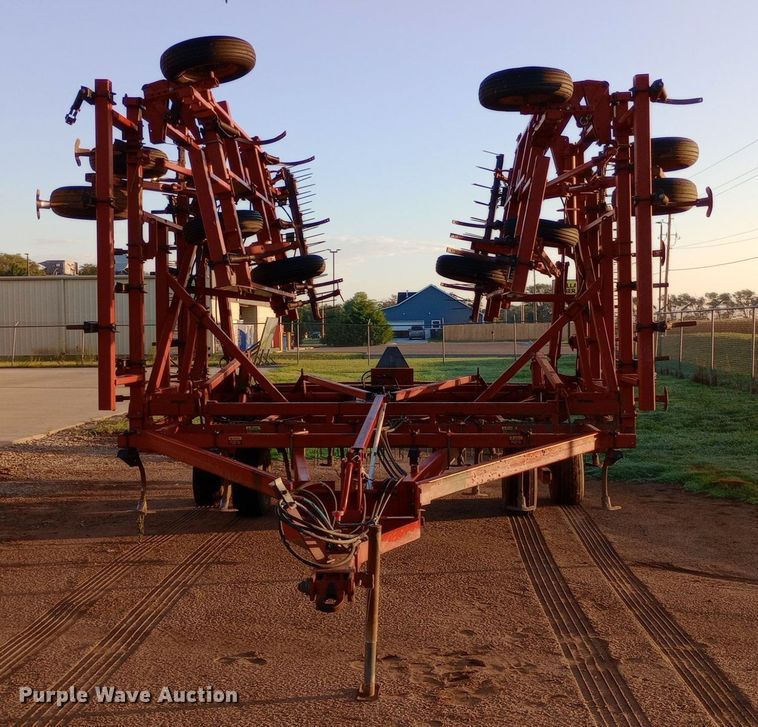 image for item NY9476 Case 5800/4300 field cultivator