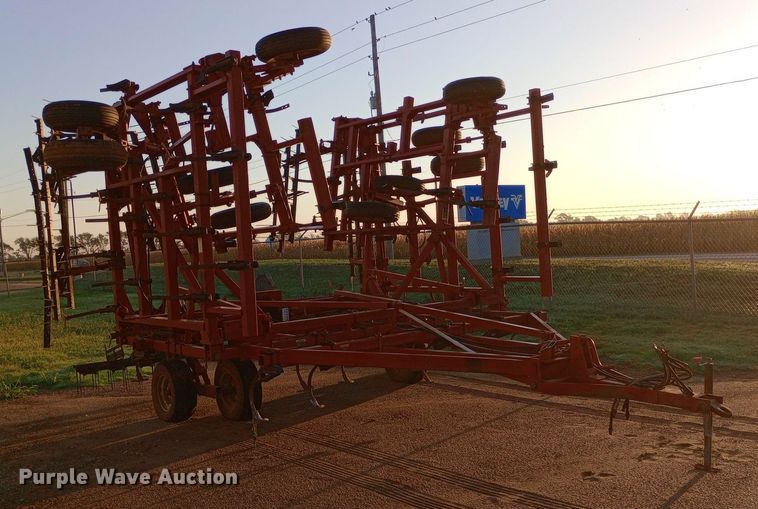 image for item NY9476 Case 5800/4300 field cultivator