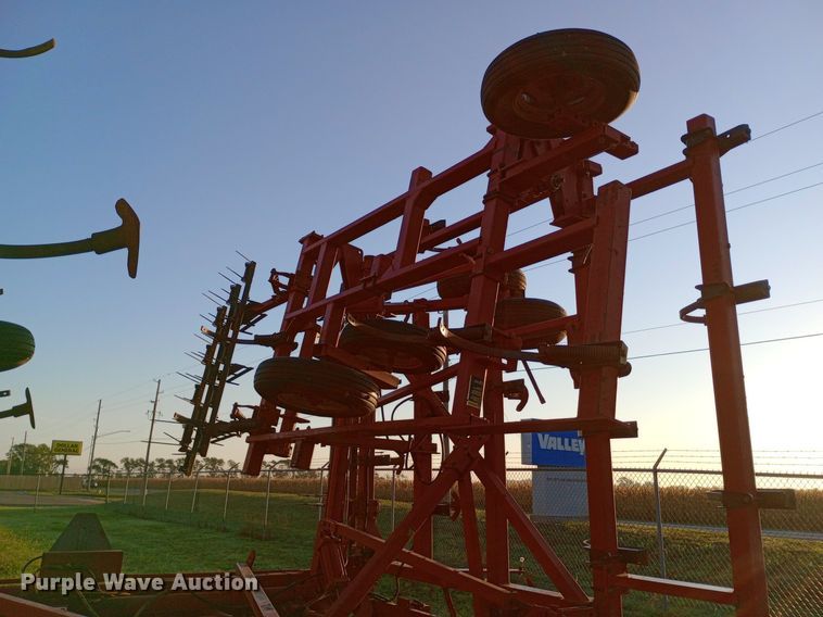 image for item NY9476 Case 5800/4300 field cultivator