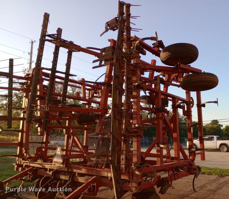 image for item NY9476 Case 5800/4300 field cultivator