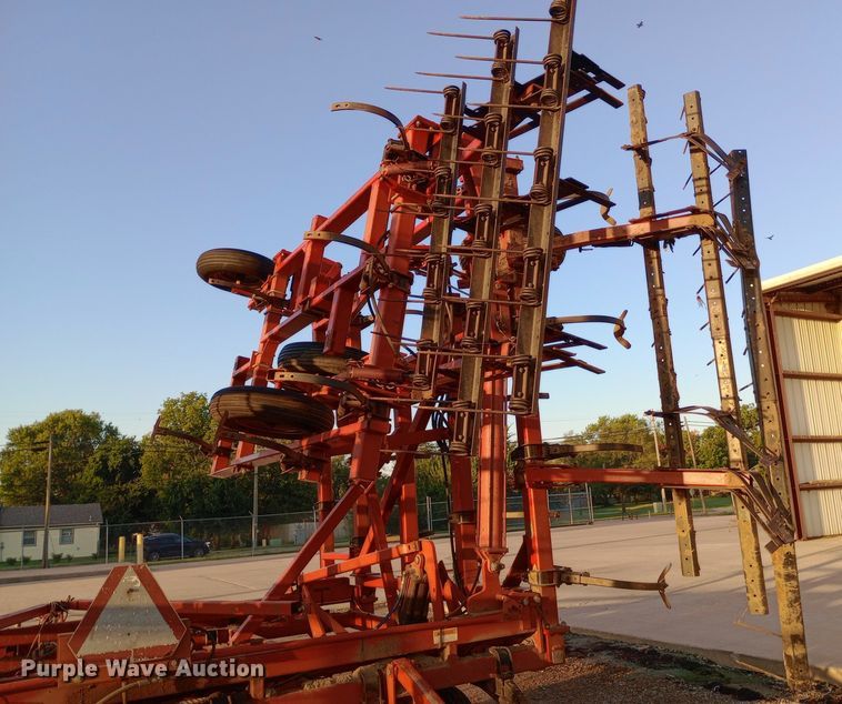 image for item NY9476 Case 5800/4300 field cultivator