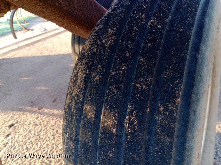 image for item NY9476 Case 5800/4300 field cultivator