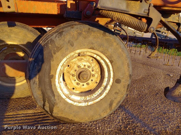 image for item NY9476 Case 5800/4300 field cultivator