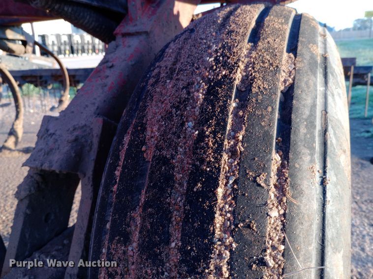 image for item NY9476 Case 5800/4300 field cultivator