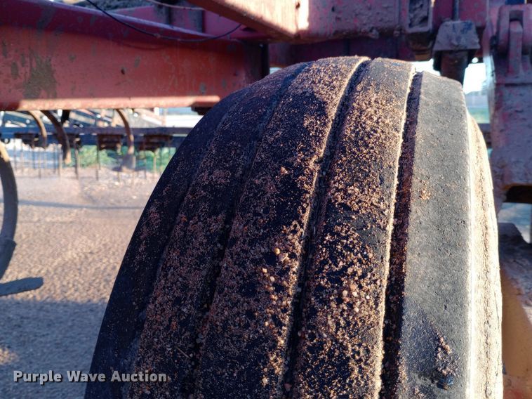 image for item NY9476 Case 5800/4300 field cultivator