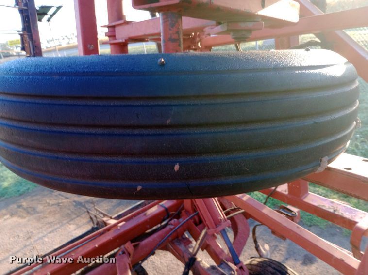 image for item NY9476 Case 5800/4300 field cultivator