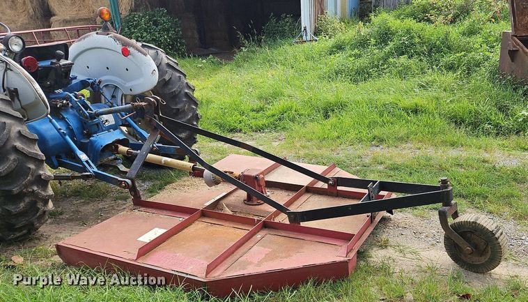 image for item OJ9803 1990 Ford 2810 tractor