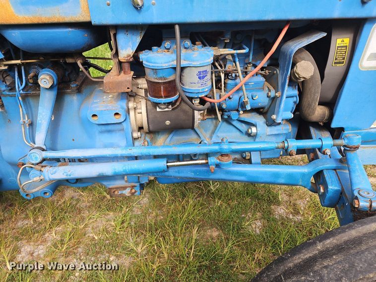 image for item OJ9803 1990 Ford 2810 tractor