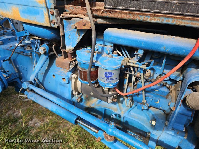 image for item OJ9803 1990 Ford 2810 tractor